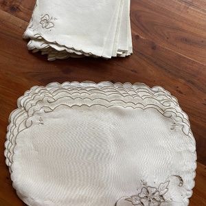 Linen Table Settings